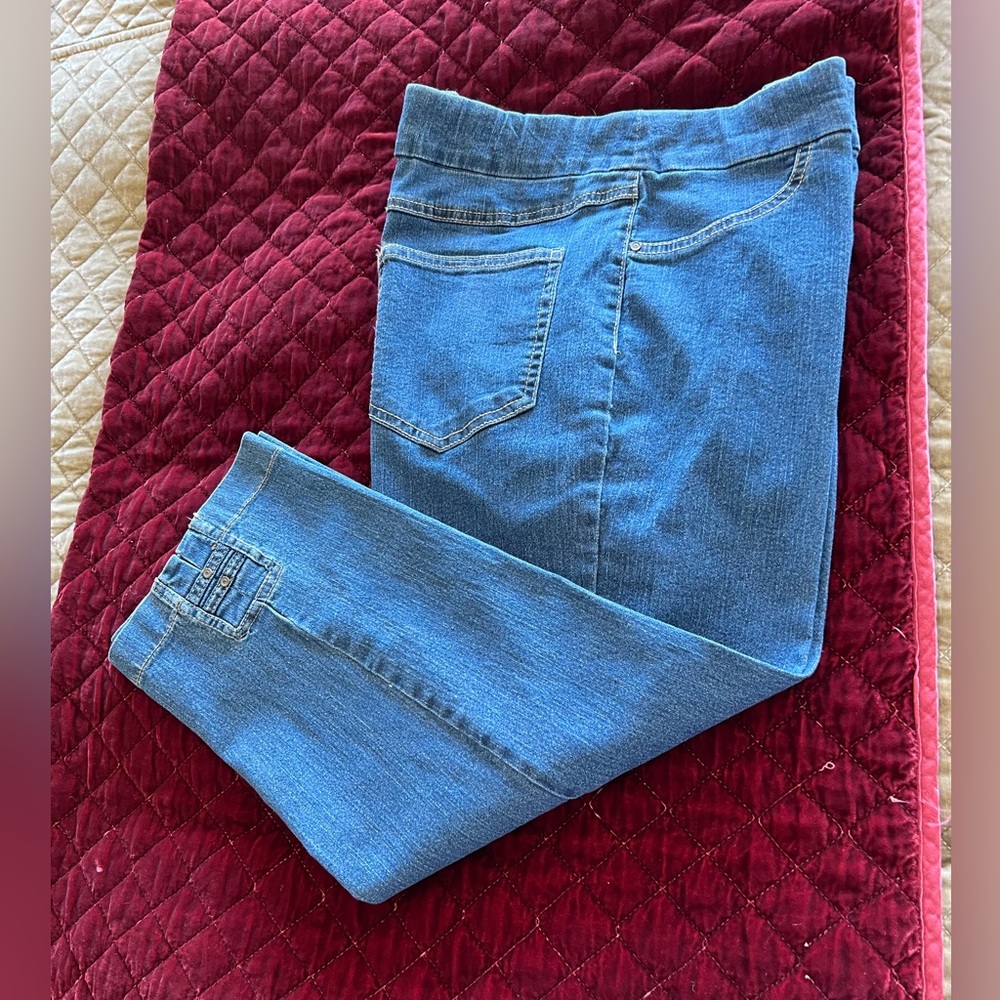 Denim Cropped Jeans NWT